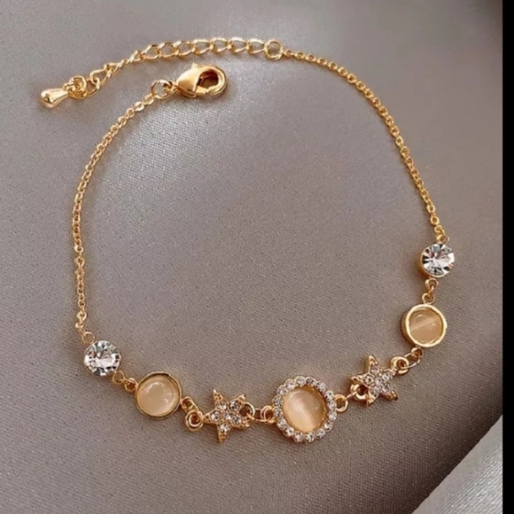 Elegant Inlaid Rhinostone Star Charm Bracelet - Picture 1 of 2